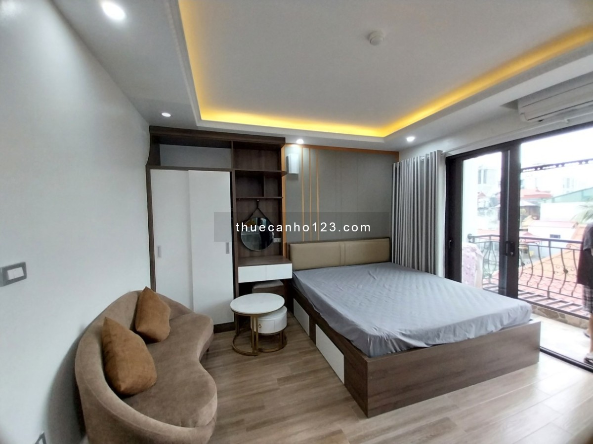 Cho thuê căn hộ dịch vụ full đồ Studio tại ngõ 193 Trích Sài. Ban công View hồ cực thoáng. Chỉ 7tr.