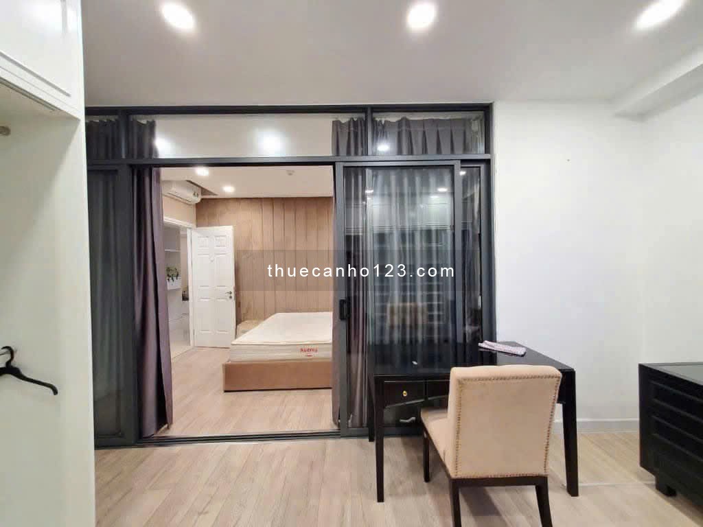 Cho thuê căn hộ 3 phòng ngủ, lầu cao, đủ nội thất - 90m2, 20 triệu