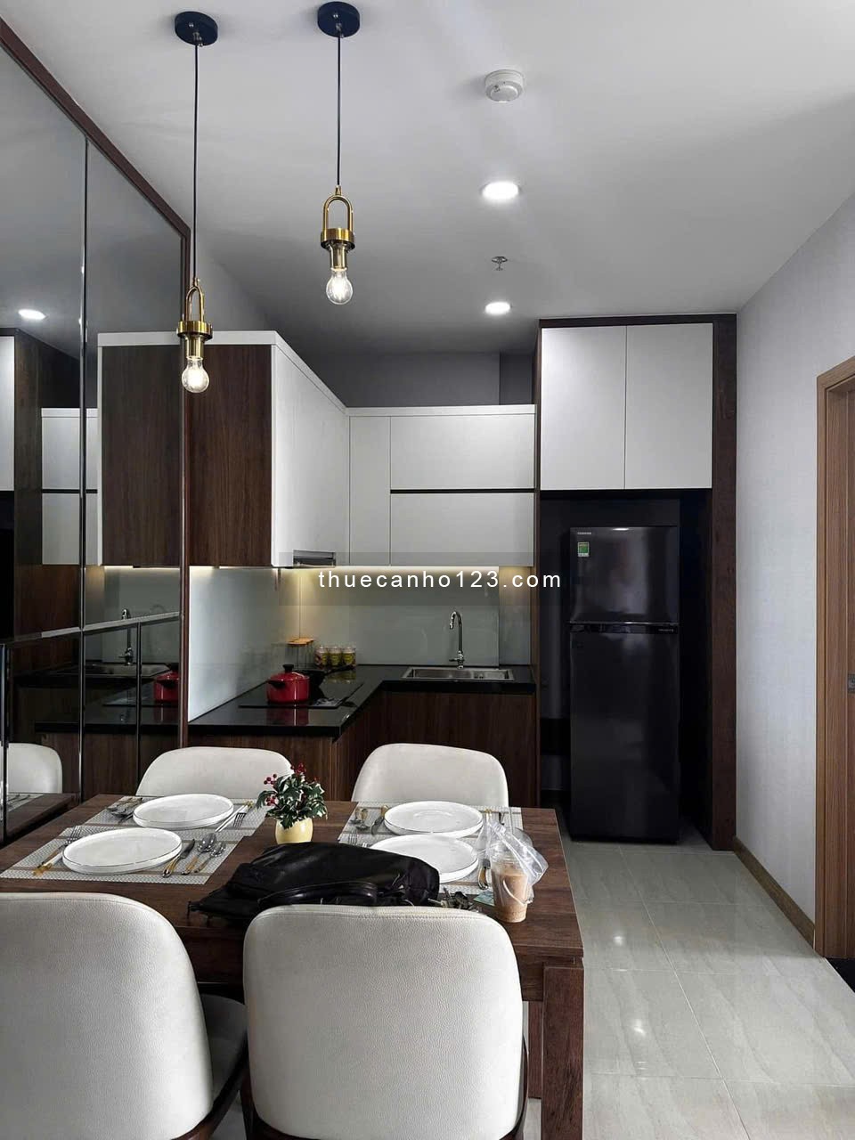 Chung cư Opal (Saigon Pearl), Nguyễn Hữu Cảnh, BT: 92m2, 2PN, 2WC NT 24 triệu