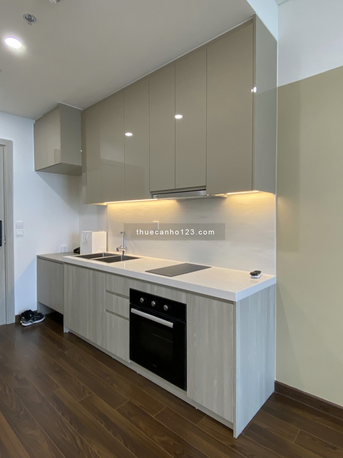 View hồ siêu đẹp Studio 35m full đồ đẹp 10tr/ Tháng Masteri Vinhomes Tây Mỗ