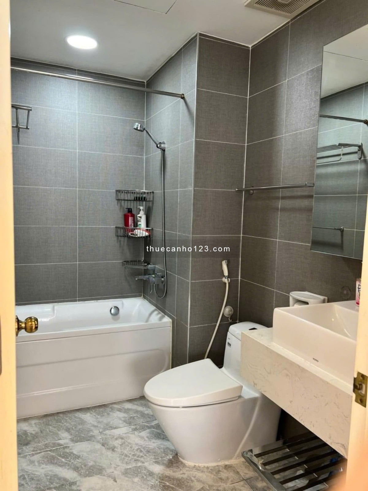 Cho thuê căn hộ Richstar căn 3PN full nội thất giá chỉ 14tr nhận nhà vào ở ngay