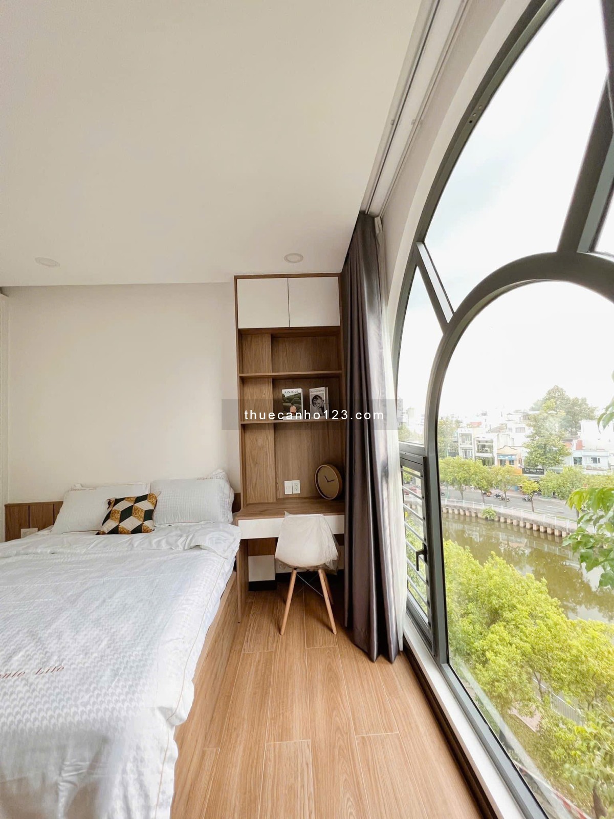 Căn studio đầy đủ NT ngay nhà thờ Ba Chuông, Trần Quang Diệu, Phạm Văn Hai tiện đi trung tâm Q3