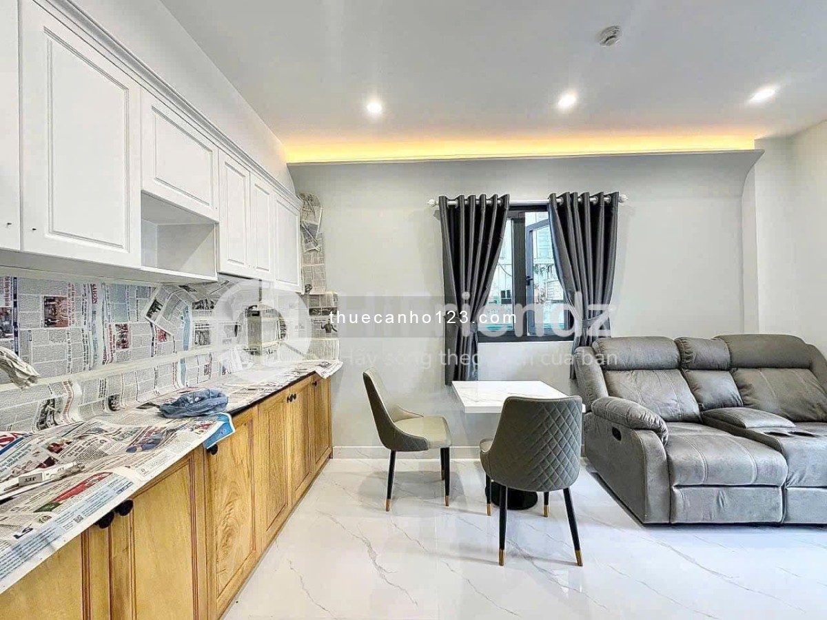 Căn Hộ Mới Xây 1 Phòng Ngủ Ban Công 50m2 Thang Máy Giá Cực Tôt Ngay Trung Tâm Quận 1