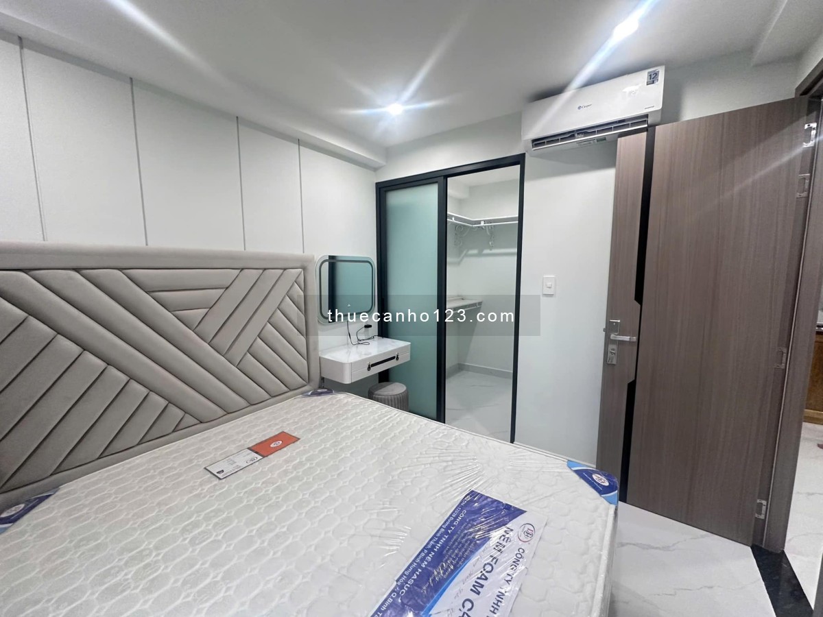 Căn Hộ Mới Xây 1 Phòng Ngủ Ban Công 50m2 Thang Máy Giá Cực Tôt Ngay Trung Tâm Quận 1