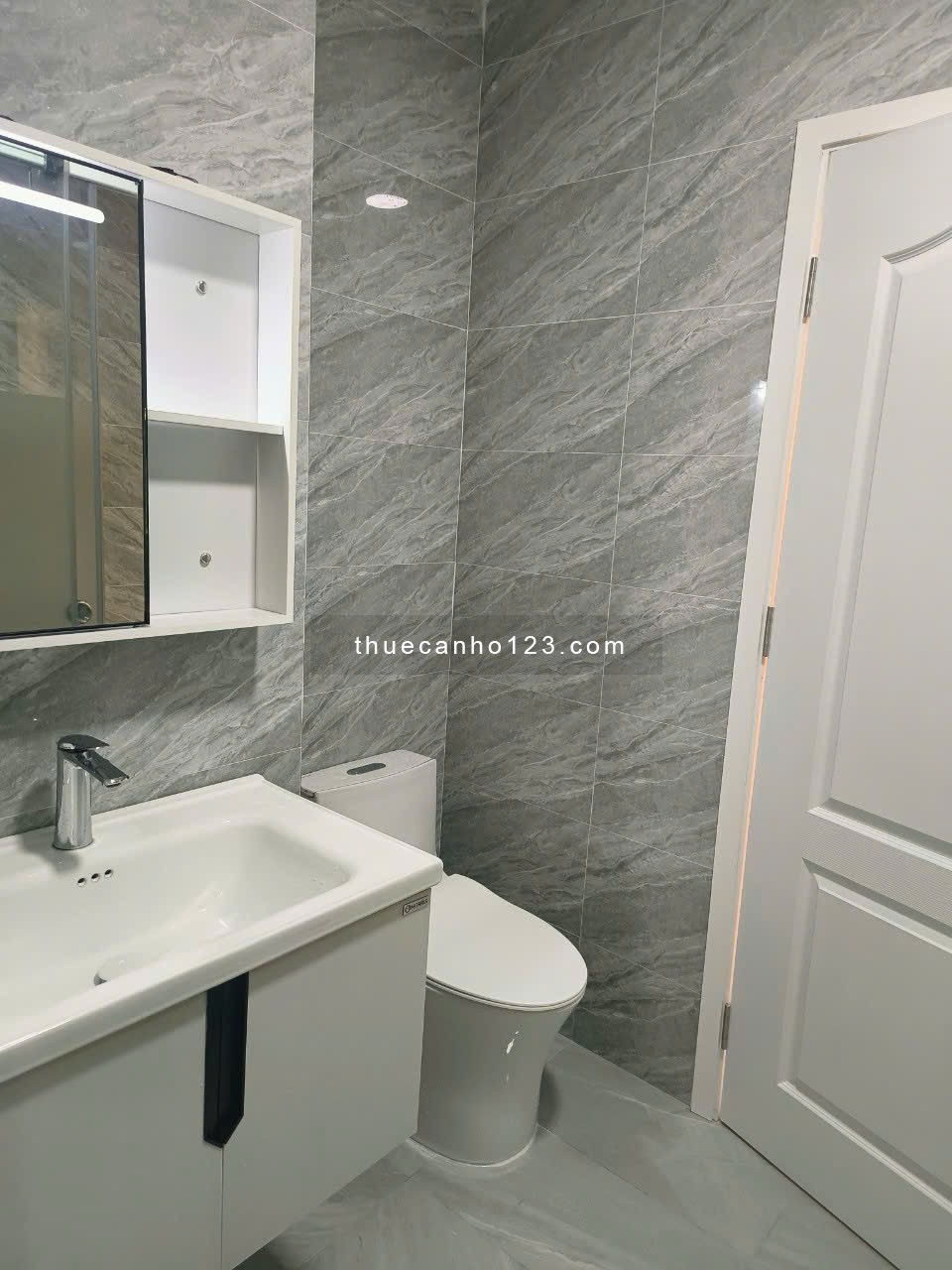 HOT HOT !! CHO THUÊ CĂN HỘ SKYGARDEN PMH / 2PN GIÁ CHỈ TỪ 11 TRIỆU ĐỒNG . LH : 0909 816 397 MS TIÊN