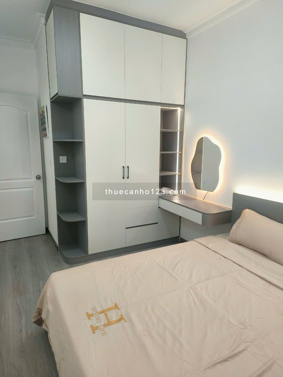 HOT HOT !! CHO THUÊ CĂN HỘ SKYGARDEN PMH / 2PN GIÁ CHỈ TỪ 11 TRIỆU ĐỒNG . LH : 0909 816 397 MS TIÊN