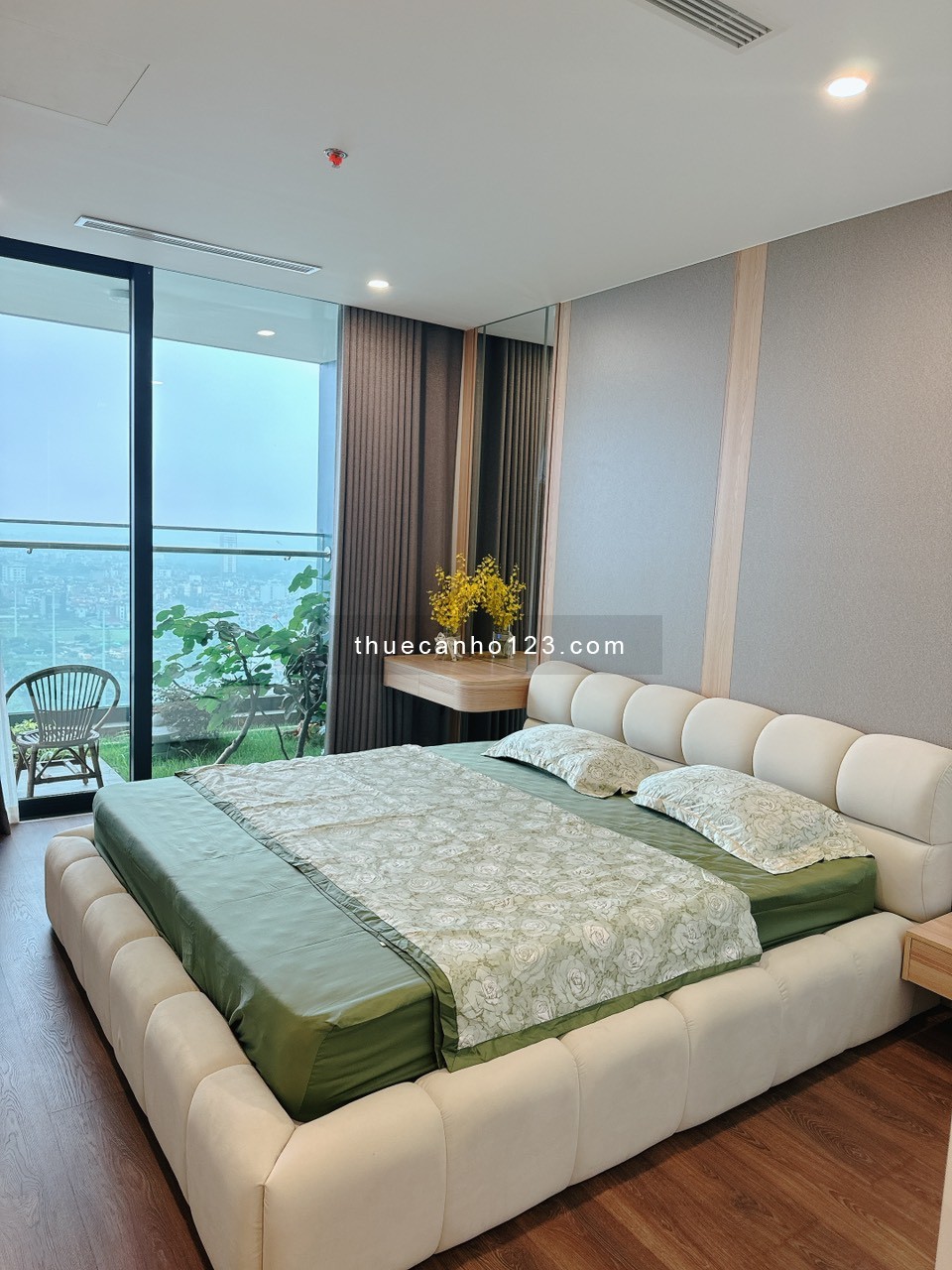 Cho thuê căn hộ sân vườn đẳng cấp bậc nhất KDT Ciputra Sunshine Golden River - 0988379526