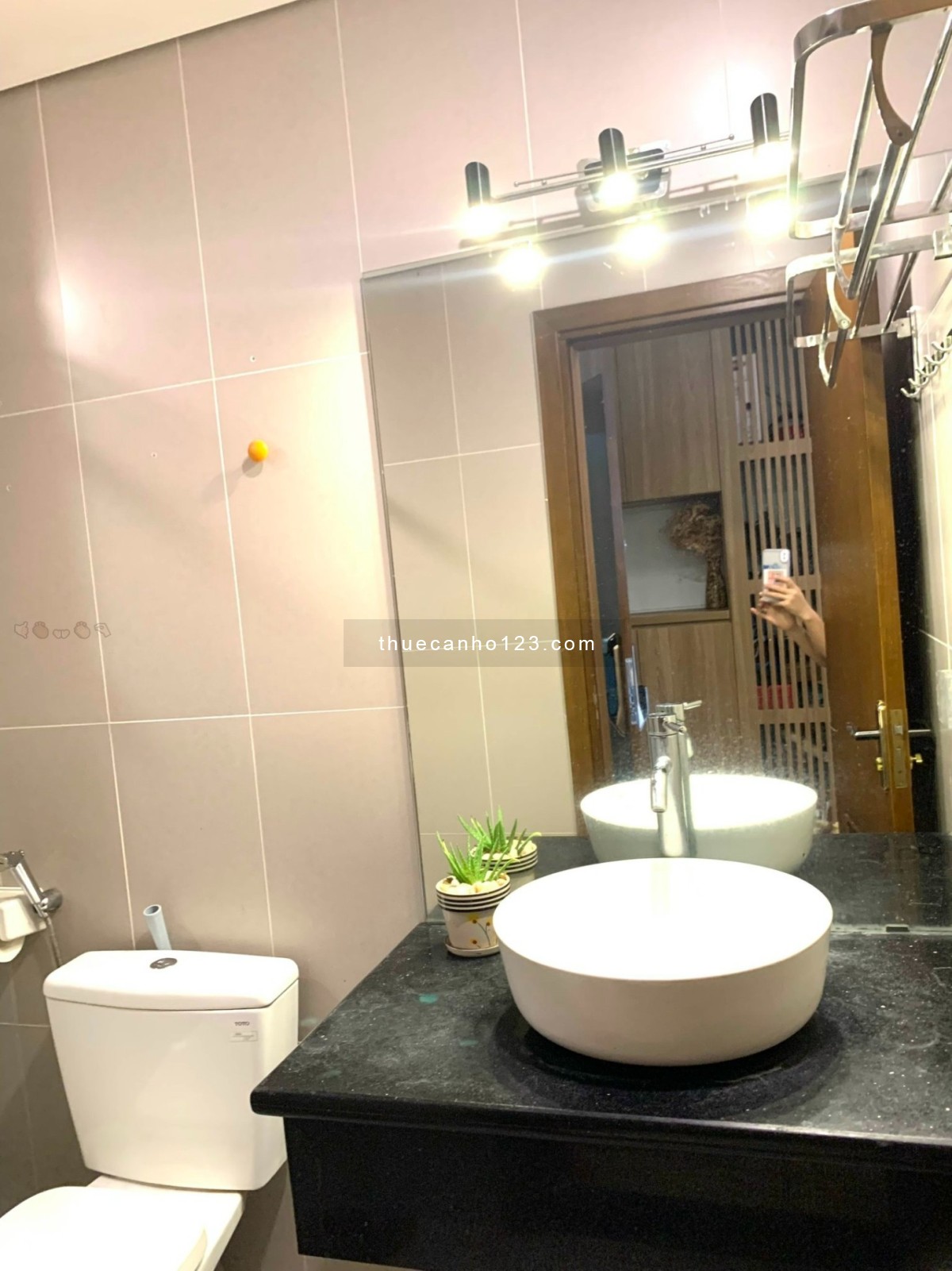 Chính chủ cần cho thuê gấp căn hộ 3PN tại An Bình City, dt 90m2, tầng trung, view hồ. Giá 11.5tr/th