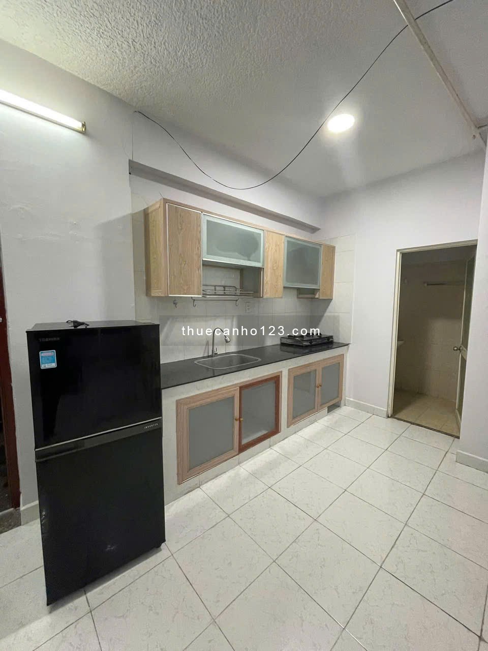 Chung cư Nguyễn Trãi, P8, Quận 5: 74m2, 2p ngủ, NT 9tr/tháng