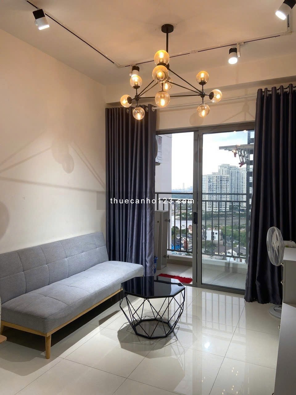 CẦN CHO THUÊ CĂN HỘ 1PN GIÁ TỐT NHẤT THỊ TRƯỜNG THE SUN AVENUE - HOA 0938295158