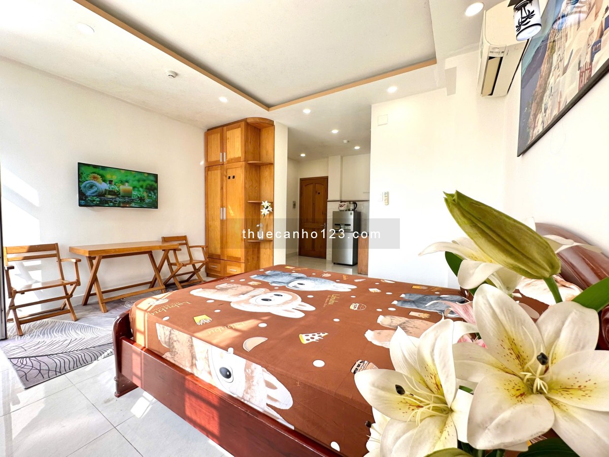 Căn hộ cho thuê ban công, thang máy trung tâm Q3 ngay nút giao Lê Văn Sỹ - Trần Quang Diệu Q3