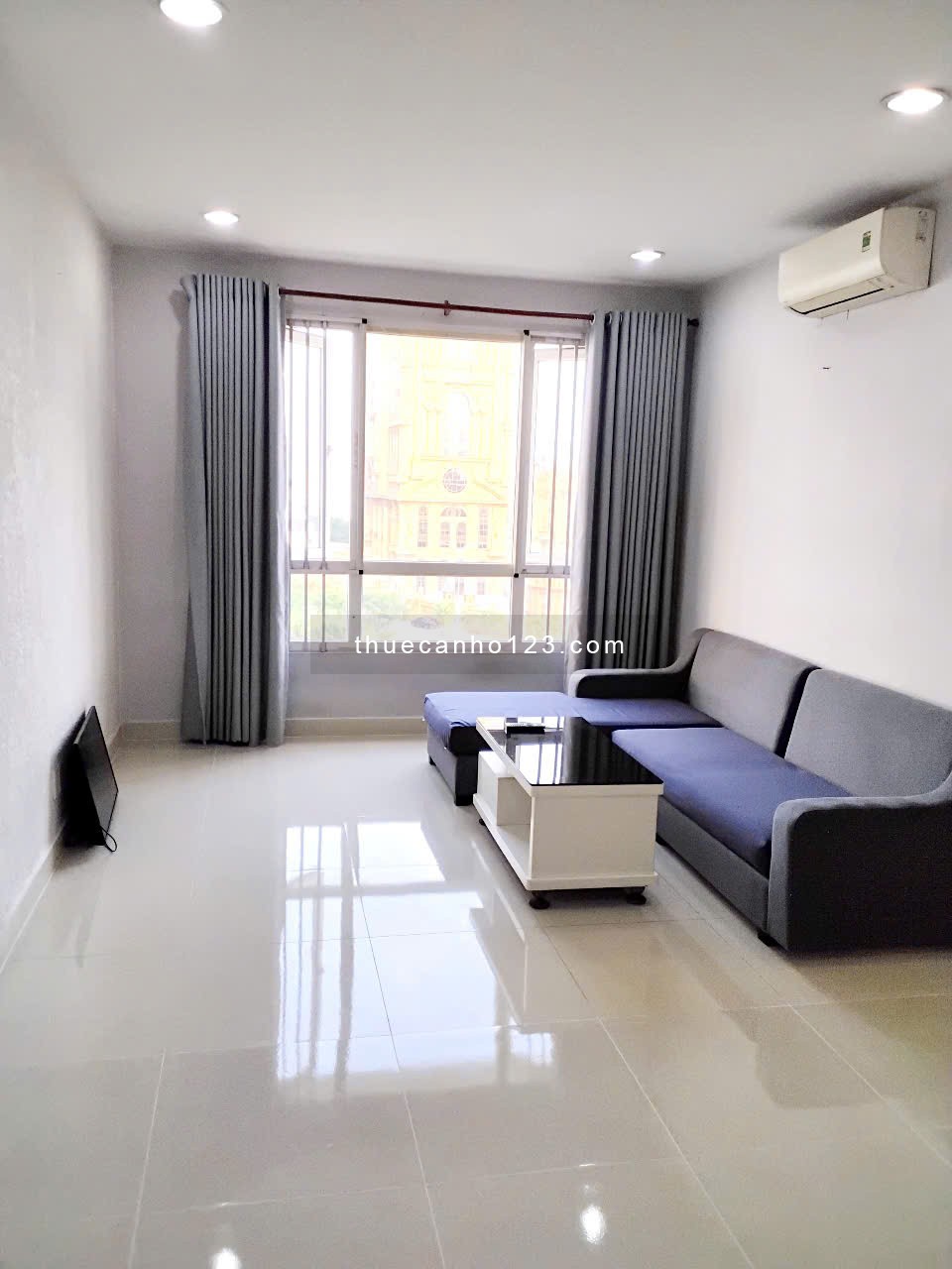 Chung cư cao cấp 2 Phòng ngủ, 2wc, diện tích 92m2, đầy đủ nội thất, view Q.1