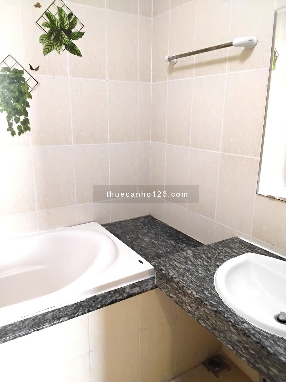 Chung cư cao cấp 2 Phòng ngủ, 2wc, diện tích 92m2, đầy đủ nội thất, view Q.1