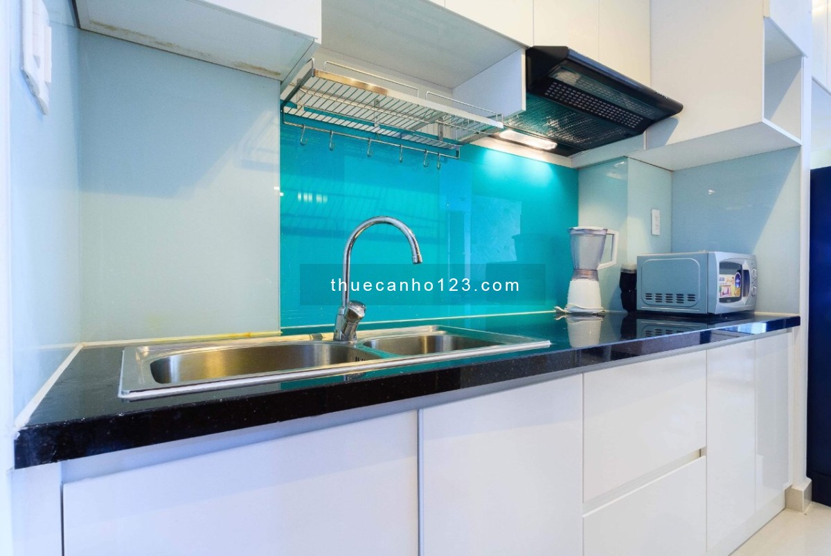 Cho thuê căn hộ Sky Center 1PN, Khu sân bay TSN.Full nội thất. View hồ bơi.