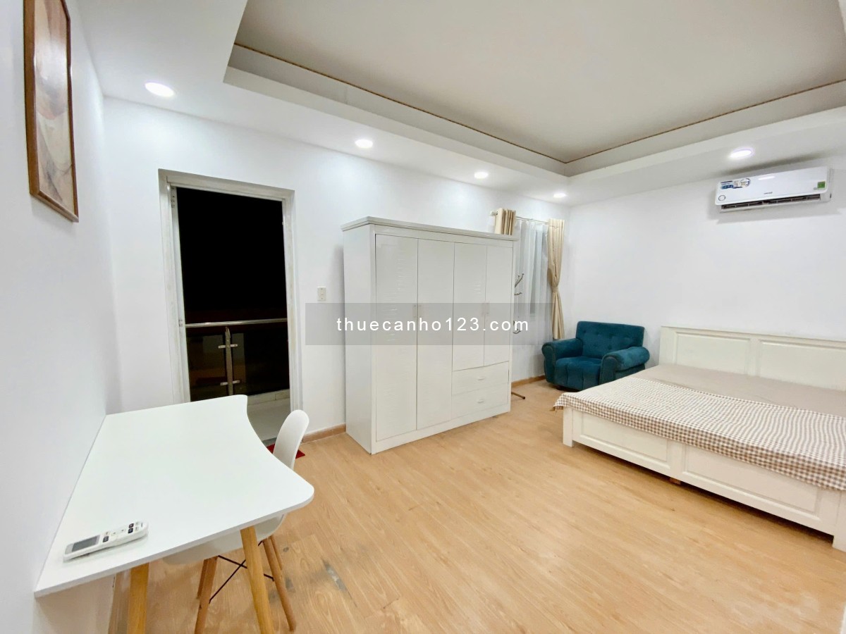 Cho thuê căn hộ ban công tách bếp 50m2 Thành Thái Q10