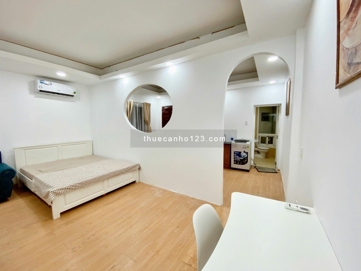 Cho thuê căn hộ ban công tách bếp 50m2 Thành Thái Q10