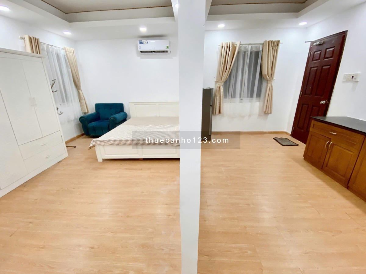 Cho thuê căn hộ ban công tách bếp 50m2 Thành Thái Q10