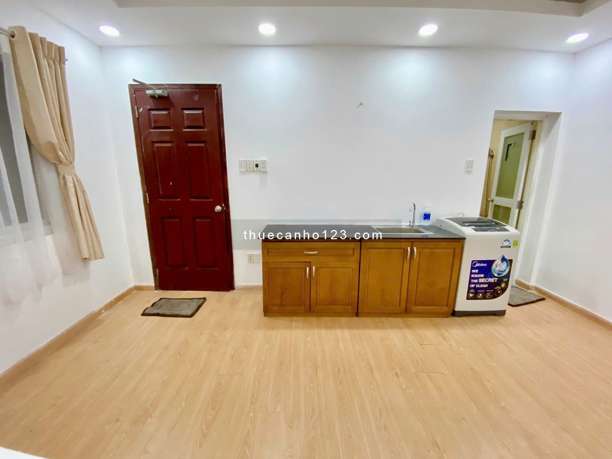 Cho thuê căn hộ ban công tách bếp 50m2 Thành Thái Q10