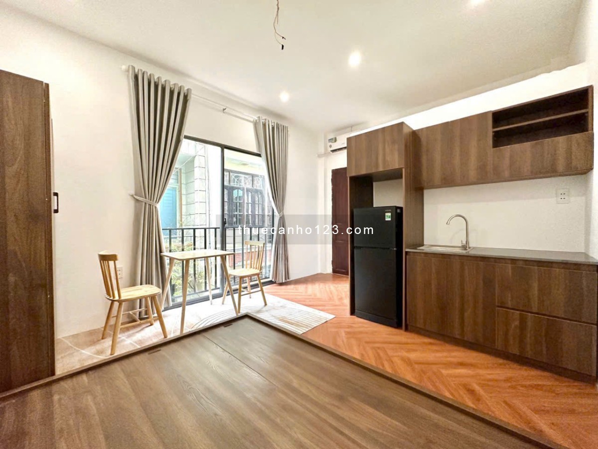 Thiết kế hiện đại - Đầy đủ nội thất - Ban công mặt tiền - Ngay gần cầu Kênh Tẻ, Lotte Quận 7