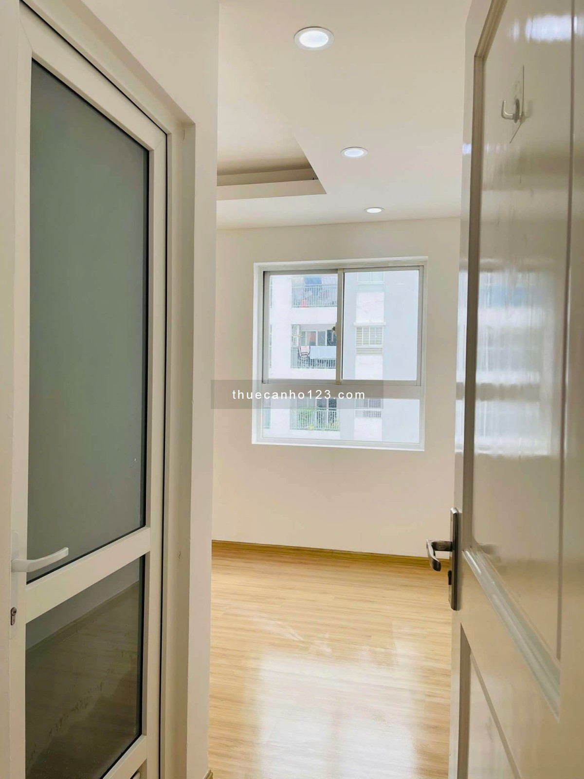 Chung cư Bàu Cát, p10, Tân BÌnh: 75m2, 2p ngủ, 2wc, NTCB, 9.5tr