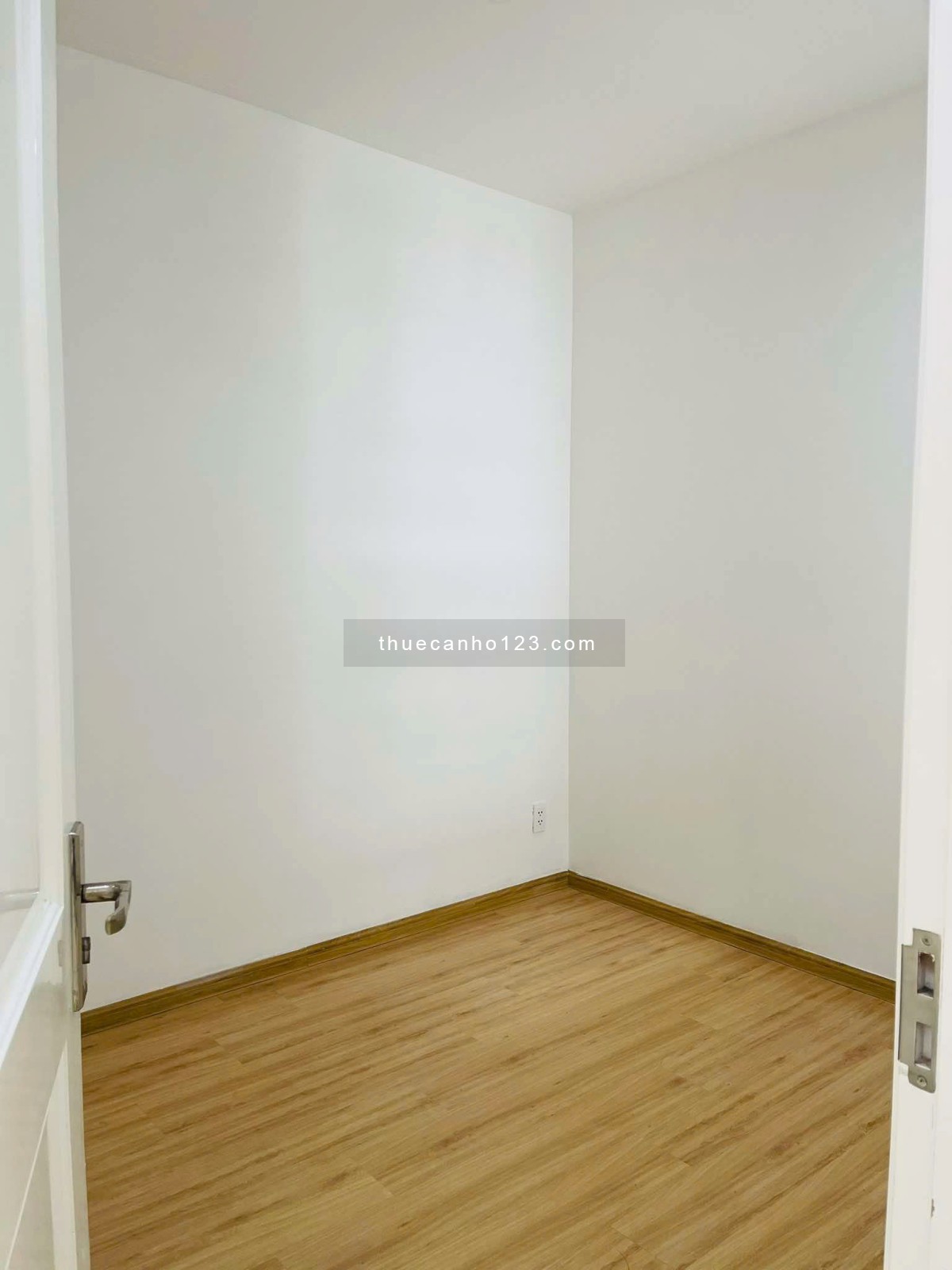 Chung cư Bàu Cát, p10, Tân BÌnh: 75m2, 2p ngủ, 2wc, NTCB, 9.5tr