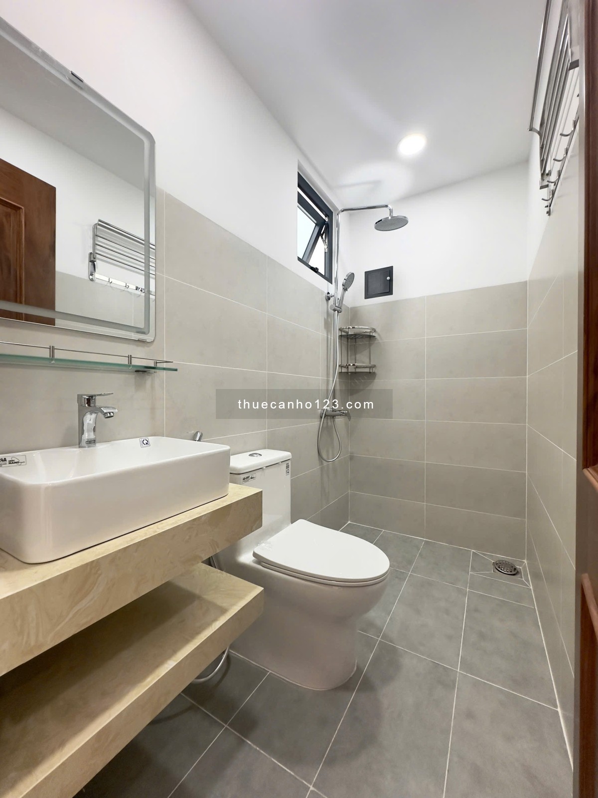 CHO THUÊ CĂN HỘ THIẾT KẾ SIÊU TINH TẾ GẦN VAN HẠNH MALL - UEH - HUFLIX Q10