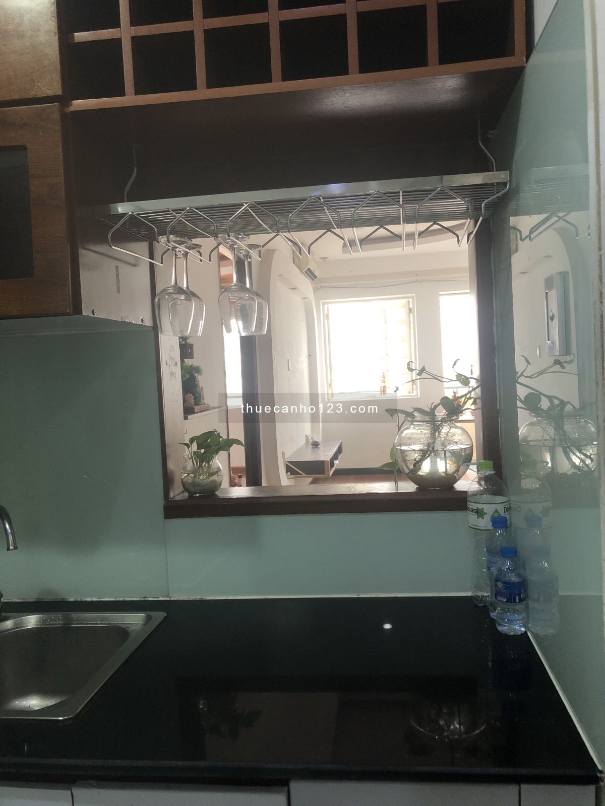 Cho thuê căn hộ trung tâm sát quận 1; đầy đủ tiện nghi và tiện ích…