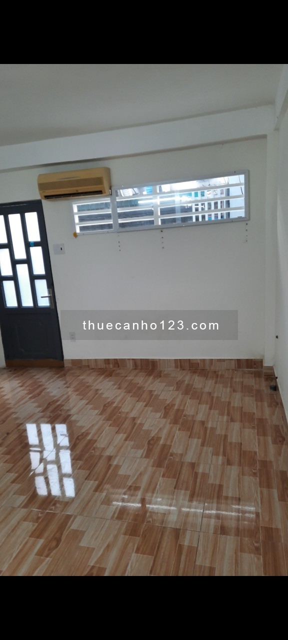 Cho thuê căn hộ mini tầng trệt ngay vòng xoay Hàng Xanh P. 15, Bình Thạnh