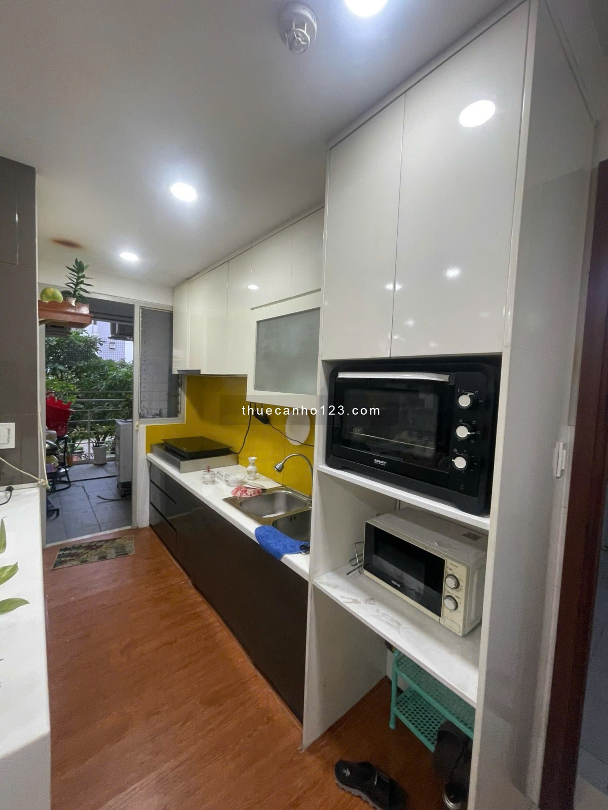 Chính chủ cho thuê căn 3 phòng ngủ 2 WC khu Ruby Celadon City full nội thất