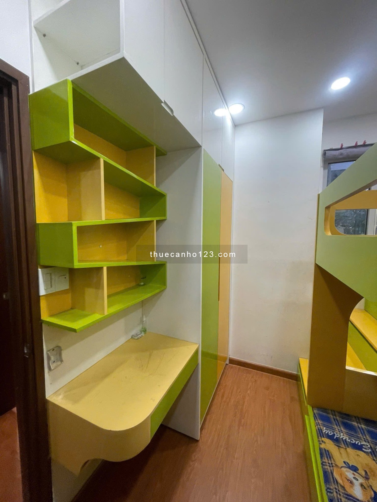 Chính chủ cho thuê căn 3 phòng ngủ 2 WC khu Ruby Celadon City full nội thất