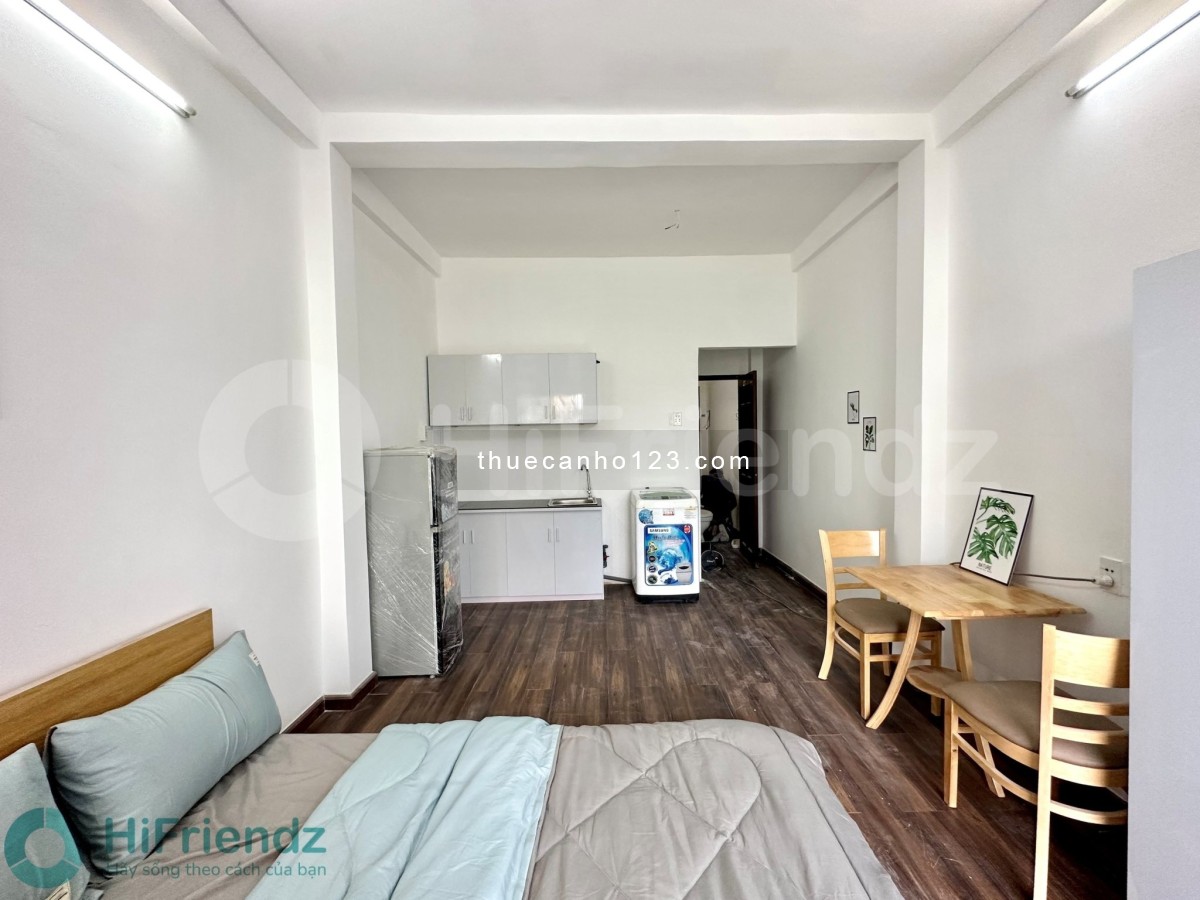 Căn hộ ban công - Gần ĐH Kinh Tế UEH - Full nội thất - Ban công City View