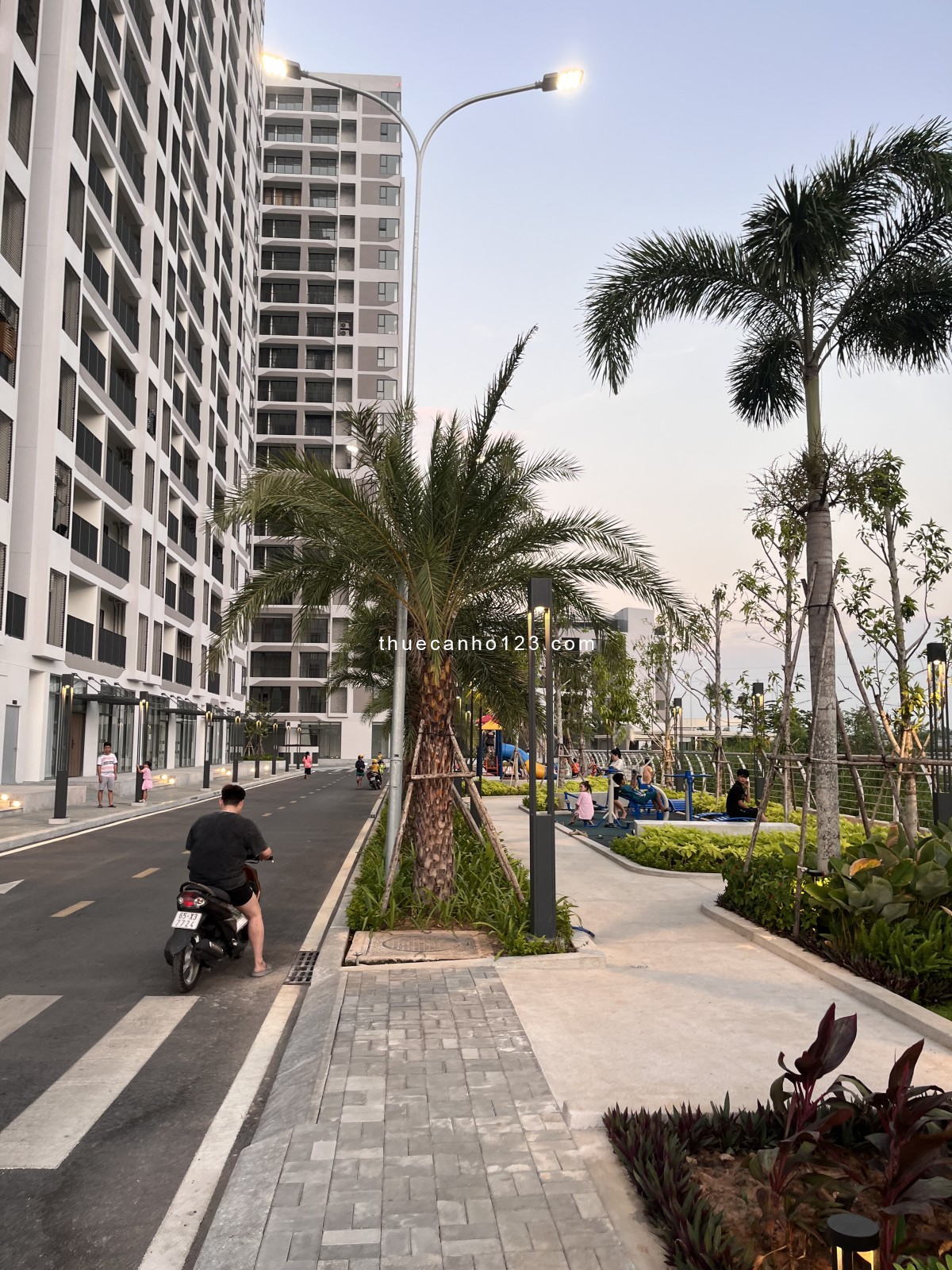 Cho thuê căn hộ Quận 9, nhà mới 100%, chỉ từ 5.5tr/tháng bao phí quản lý