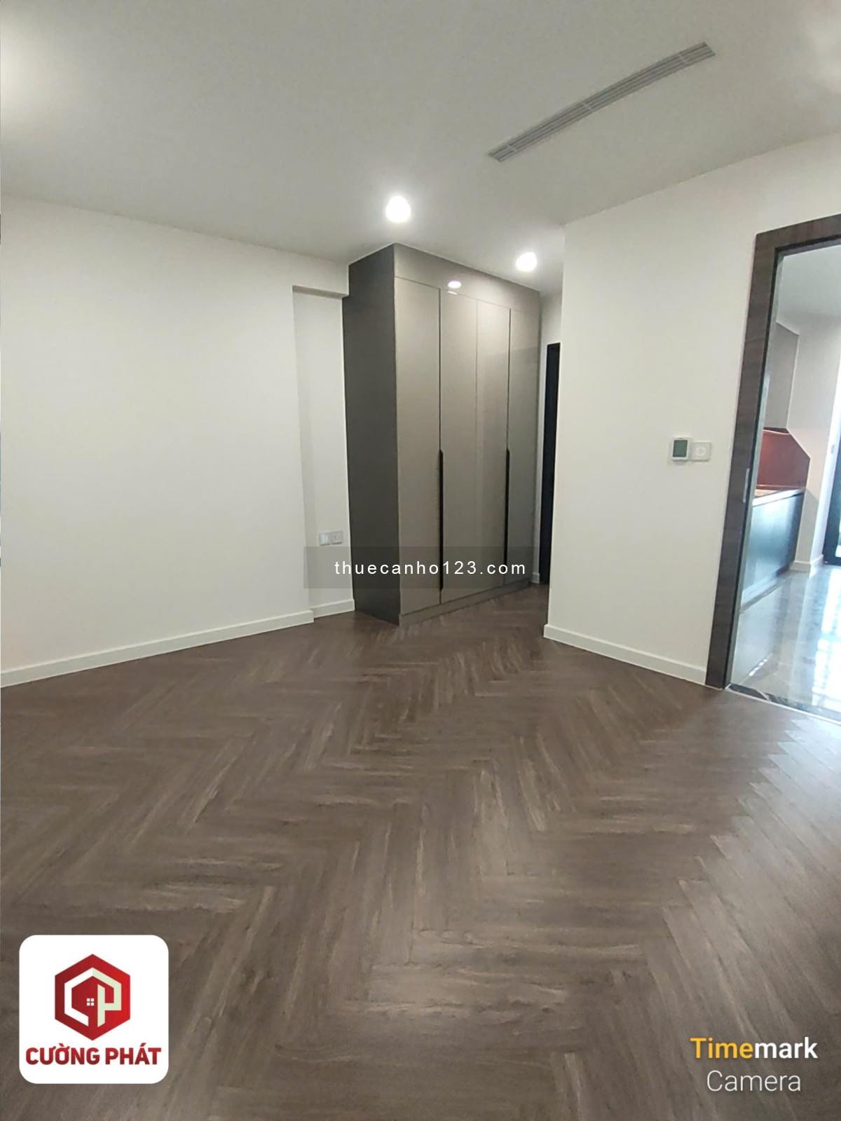 Căn hộ Sunshine Diamond River Q7, 2-3 phòng ngủ, mới bàn giao, view đẹp, free phí quản lý.