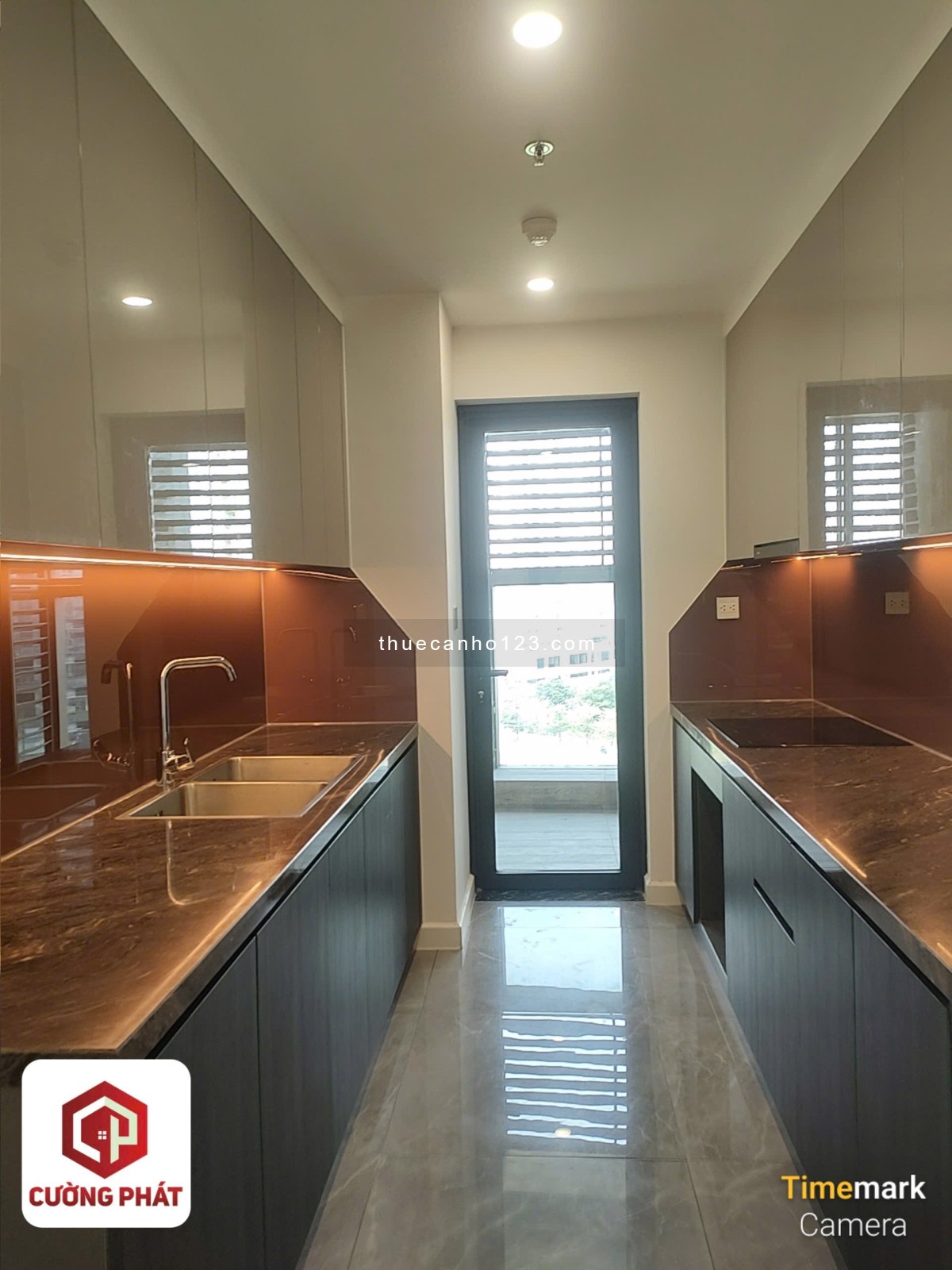 Căn hộ Sunshine Diamond River Q7, 2-3 phòng ngủ, mới bàn giao, view đẹp, free phí quản lý.