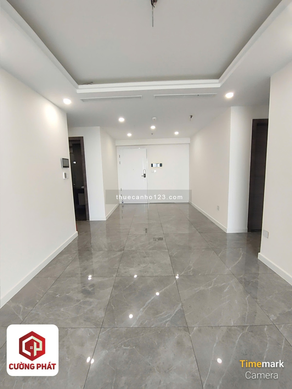 Căn hộ Sunshine Diamond River Q7, 2-3 phòng ngủ, mới bàn giao, view đẹp, free phí quản lý.