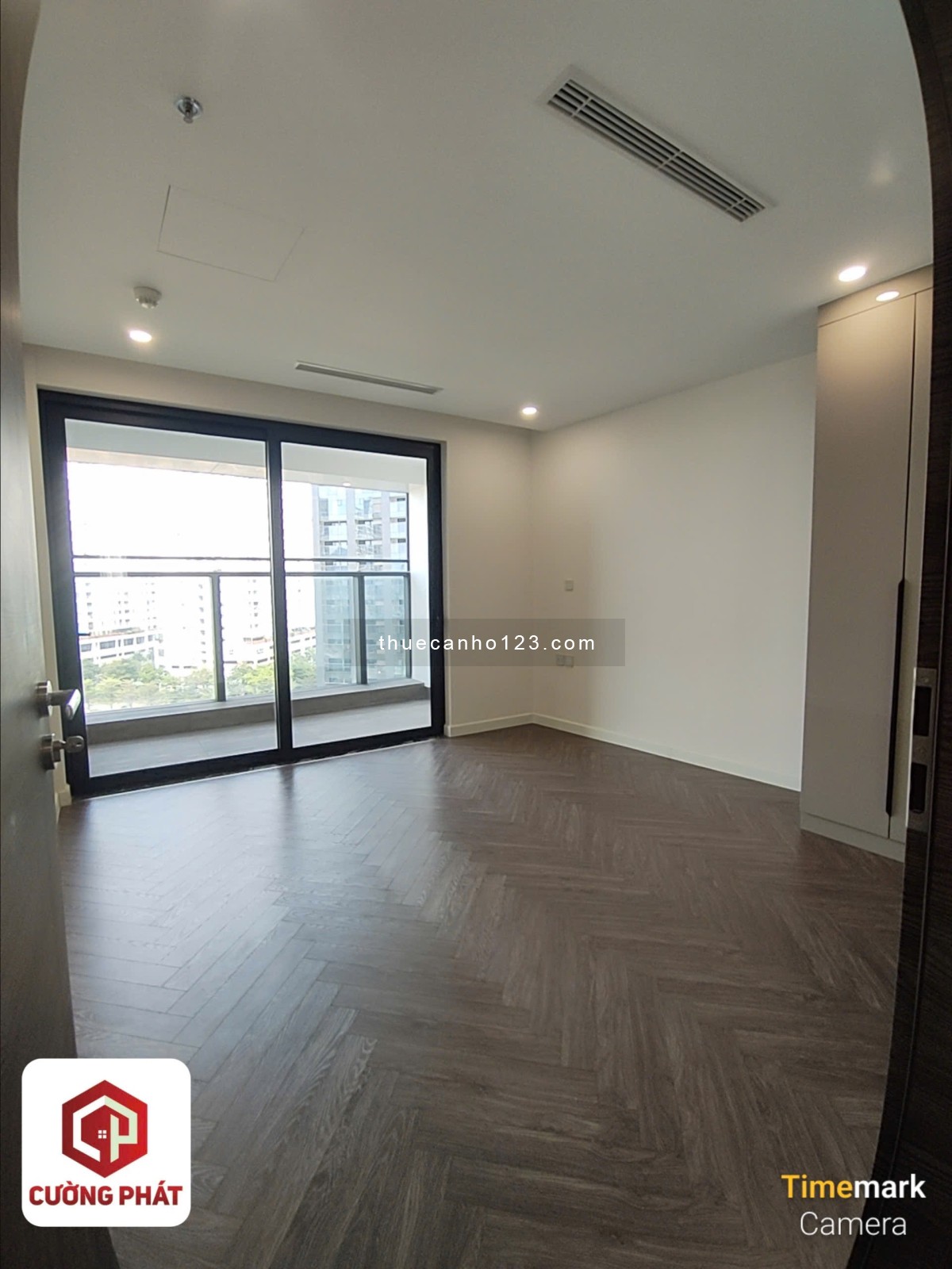 Căn hộ Sunshine Diamond River Q7, 2-3 phòng ngủ, mới bàn giao, view đẹp, free phí quản lý.