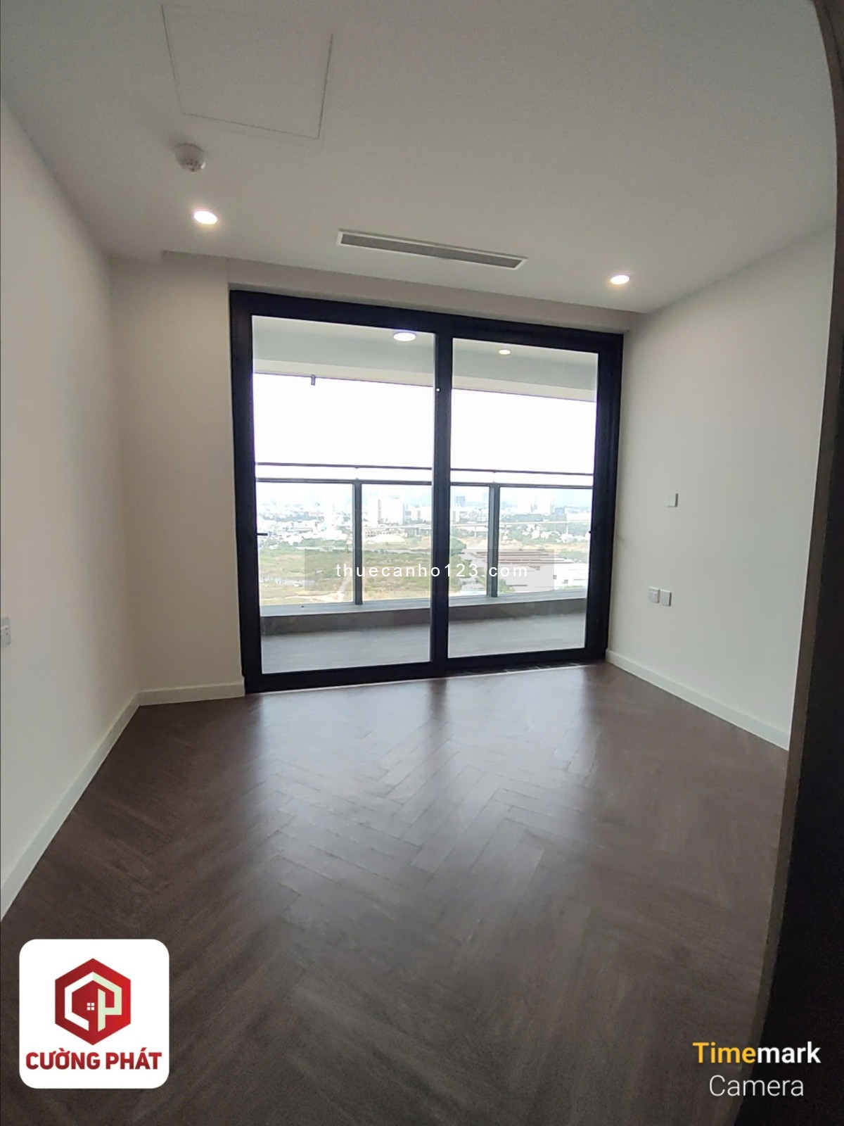 Căn hộ Sunshine Diamond River Q7, 2-3 phòng ngủ, mới bàn giao, view đẹp, free phí quản lý.