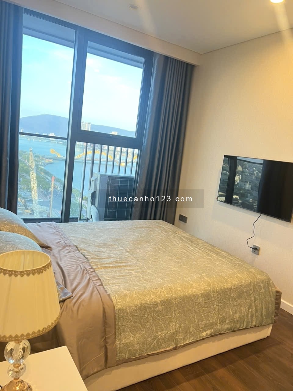 Cho thuê căn hộ cao cấp Filmore mới 100% View cầu Rồng, sông Hàn 1 &2 PN tầng cao