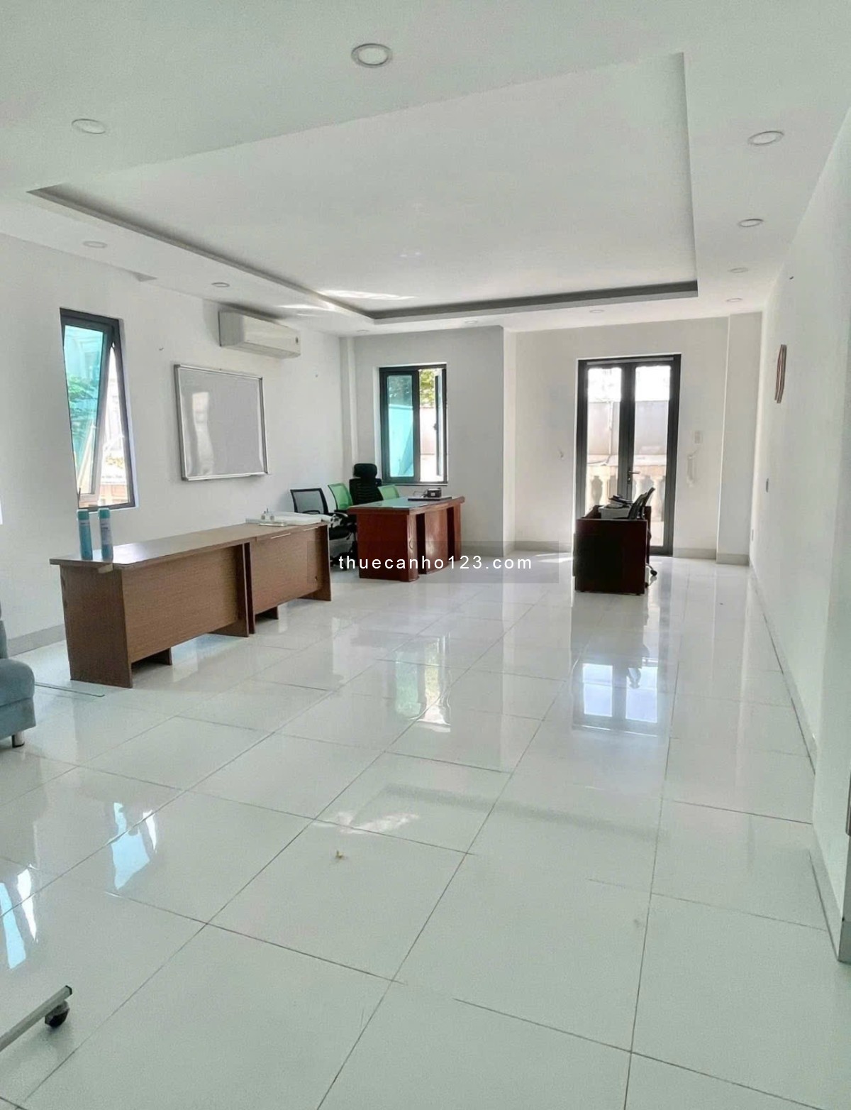 Cho thuê căn hộ Cityland, nguyên sàn lầu 1, diện tích 100m2, phù hợp kinh doanh