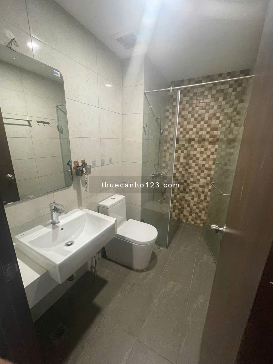 Cho thuê CC Carillon 7, Lương Minh Nguyệt, TP: 78m2, 2pn, 2wc NT hiện đại, 12tr/th