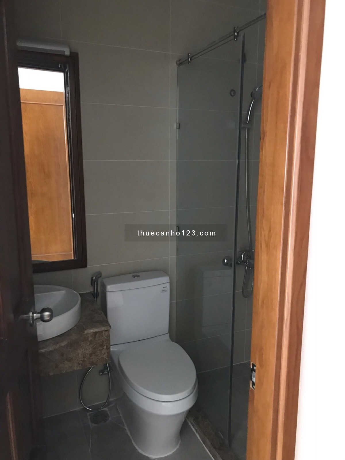 Cho thuê căn hộ Sky Center Phổ Quang 2 Phòng ngủ - NTCB, Giá thuê 14Tr/ tháng/ 0906.887.586 Quân