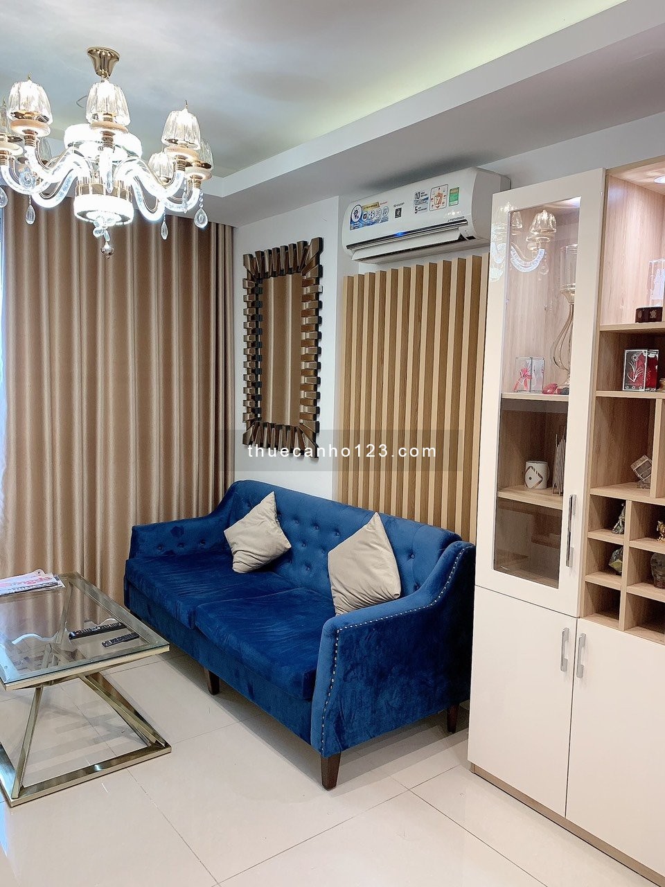 Cho thuê Sky Center Phổ Quang 80m2, 2PN, 2WC. Nội thất đầy đủ, giá 17tr/th. LH 0906.887.586 Quân