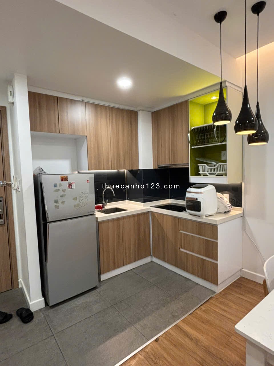 Cho thuê Republic Plaza 52M2 1PN - 1WC Full, chỉ 14TR/ tháng. LH: 0906.887.586 Quân