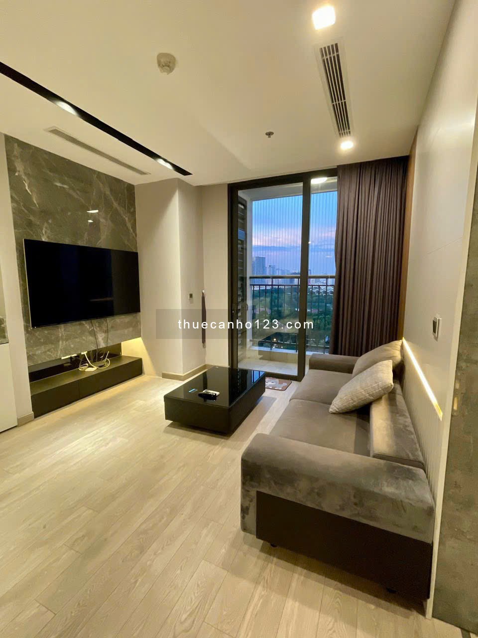 Chính chủ cho thuê căn hộ Vinhomes GREENBAY Mễ Trì