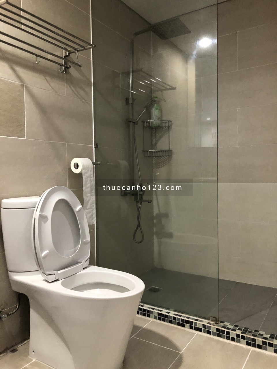 Căn hộ 3 phòng ngủ DT 115m2 tại BOTANIC TOWER tiện nghi đầy đủ chỉ 17 Triệu Tel 0906.887.586