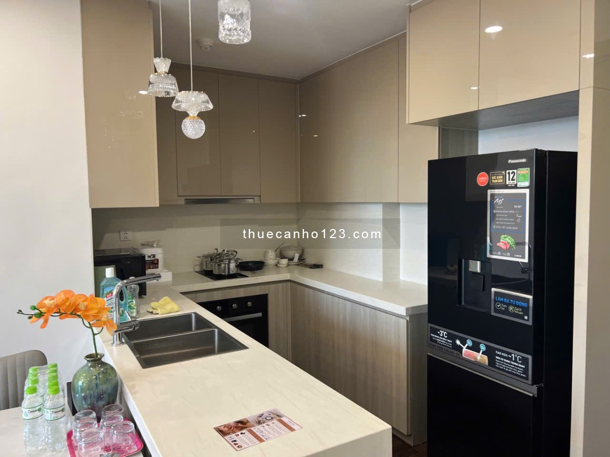 Chính chủ cho thuê căn hộ 3 phòng ngủ 80m2 nội thất cao cấp chỉ từ 12 tr/tháng Vinhomes Smart City