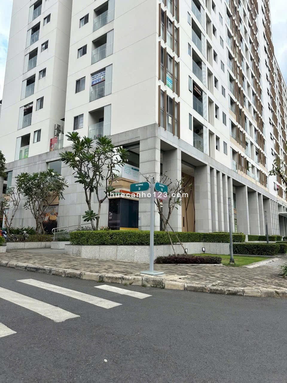 Cho thuê shophouse căn góc tại dự án The Midtown, Phú Mỹ Hưng, quận 7_ 0903018683