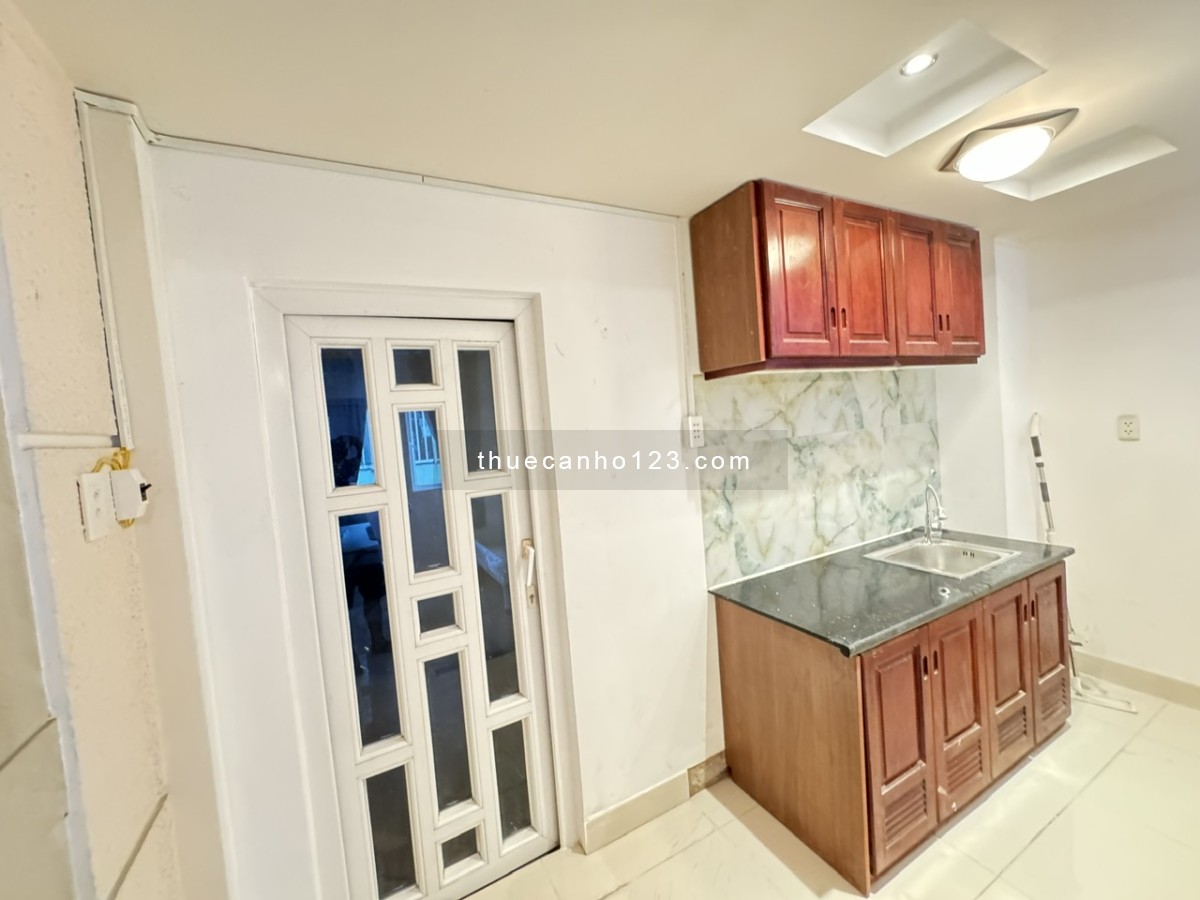 Trống phòng ban công full nội thất - An Phú Q.2