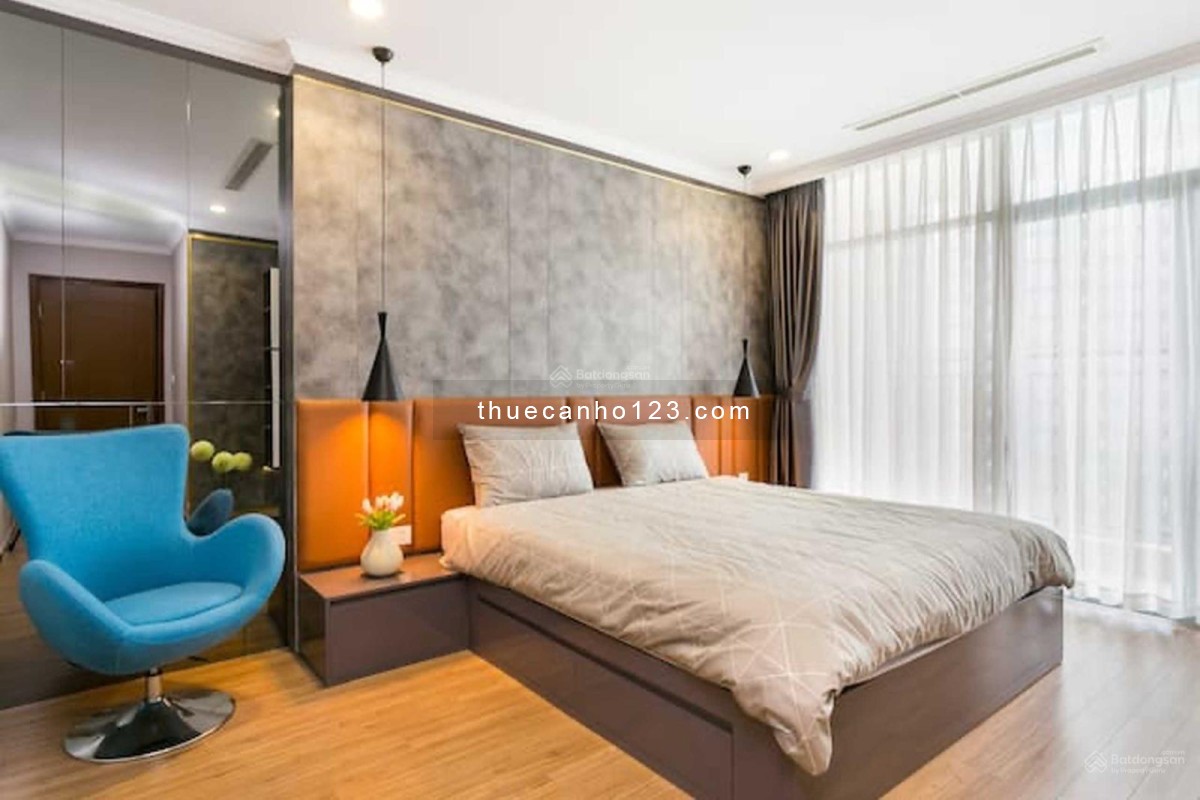 Cần cho thuê căn hộ chung cư Tản Đà Court, dt: 90m2, 2 phòng ngủ, NTCC, giá: 13 triệu/th