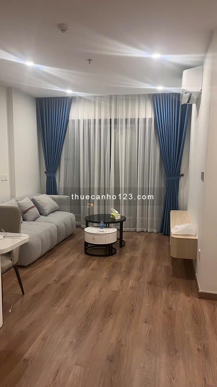 Nhỉnh 9tr - Full nội thất mới 100% - Cho thuê căn 1 Ngủ + 43m2-Vinsmart City- Gần nhà xe nổi